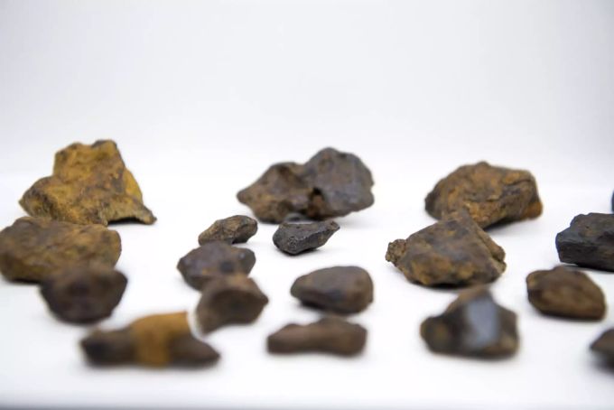 Sternenstaub Meteorit: Auch die Meteoriten aus dem Naturhistorischen Museum in Bern könnten Sternenstaub beinhalten. sternenstaub meteorit