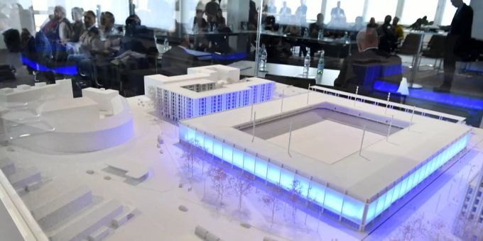 Das Projekt des Fussballstadions Hardturm an einer Medienkonferenz. Hardturm