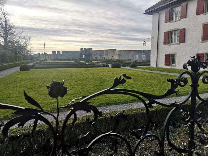 Der Garten wird noch bepflanzt. Garten Schloss Lenzburg