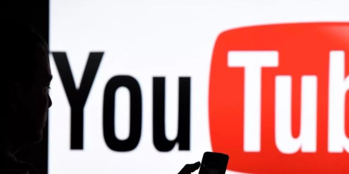 Seit anderthalb Jahrzehnten gibt es Youtube. Was mit einem banalen Tiervideo begann, ist heute ein Milliardengeschäft. Foto: Carsten Rehder/dpa Seit anderthalb Jahrzehnten gibt es Youtube. Was mit einem banalen Tiervideo begann, ist heute ein Milliardengeschäft. Foto: Carsten Rehder/dpa