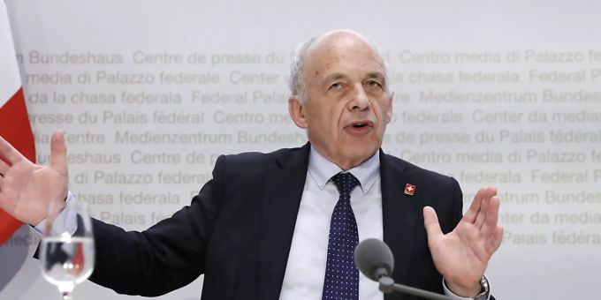 Der Bundesrat sprach der Fluggesellschaft Swiss Notkredite zu. Fluggesellschaft Swiss