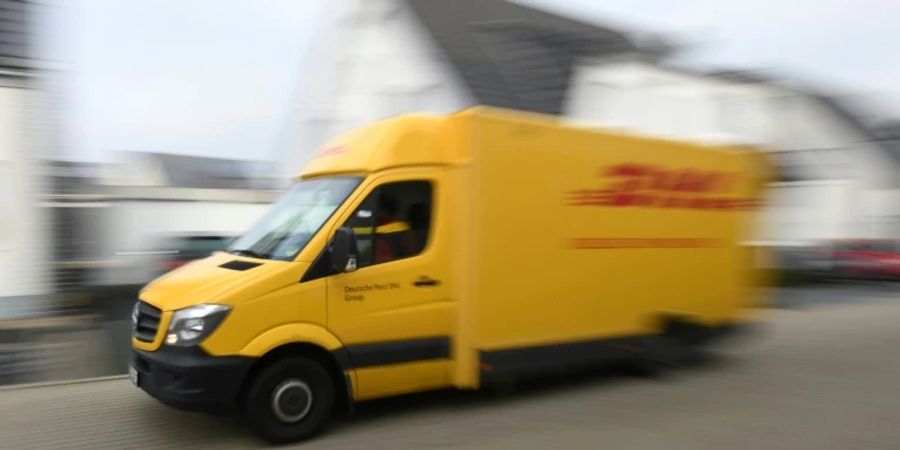 Wagen der Post-Pakettochter DHL