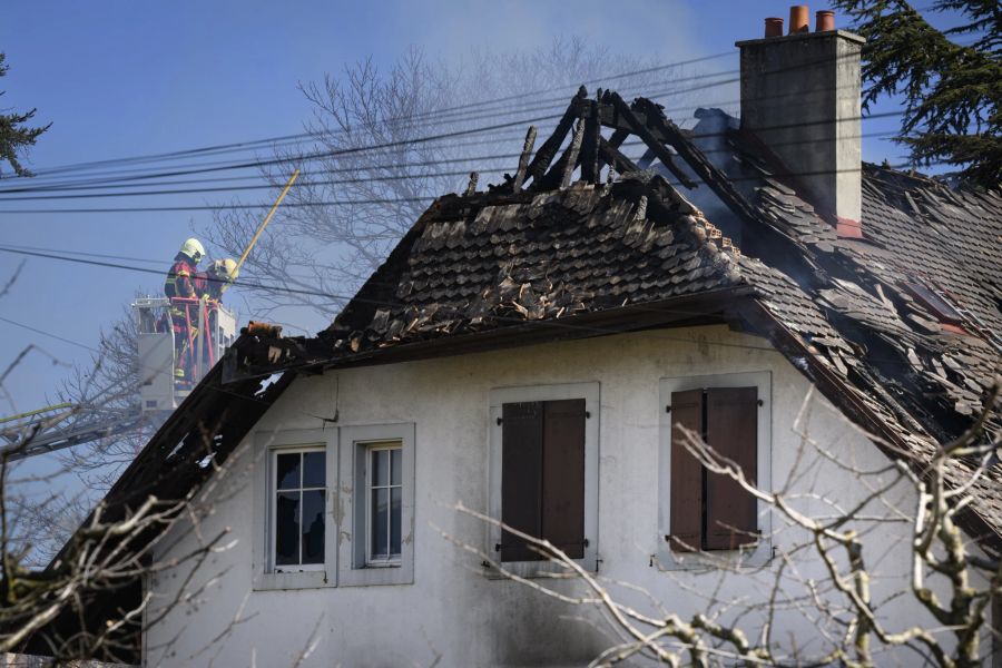 Die Villa wurde bei dem Brand schwer beschädigt.