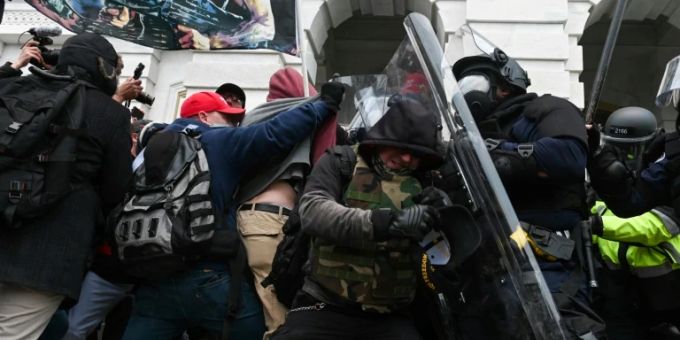 Die Bilder vom Sturm aufs Kapitol gingen im Januar 2021 um die Welt. Polizeieinsatz beim Sturm auf das Kapitol