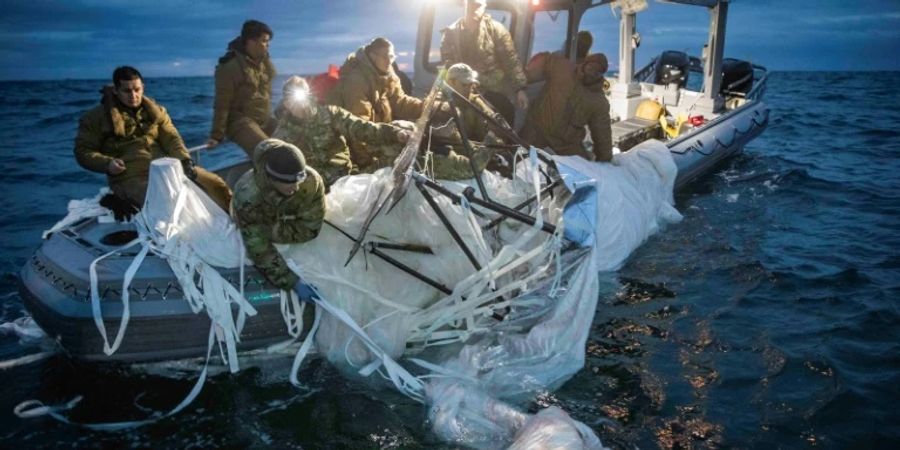 Foto der US-Marine von der Bergung der Ballon-Überreste