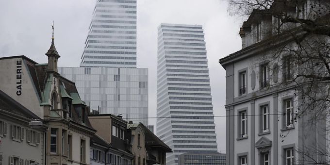 Der Roche Hauptsitz mit den neuen Hochhäusern im Kleinbasel. roche