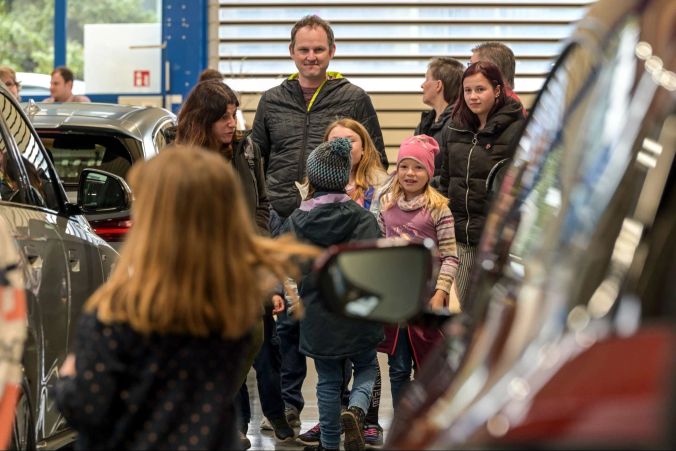 Zahlreiche Familien besuchten die Autovision Thun 2023.
