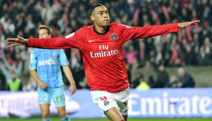 Guillaume Hoarau jubelt im Dress von Paris Saint-Germain im Jahr 2010. Hoarau Paris Saint-Germain