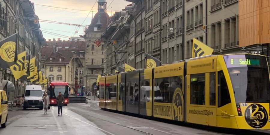 Bern strahlt heute Dienstag in den Farben von YB.