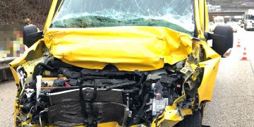 Egerkingen/Autobahn A2: Lieferwagenlenker verursacht Kollisionsunfall
