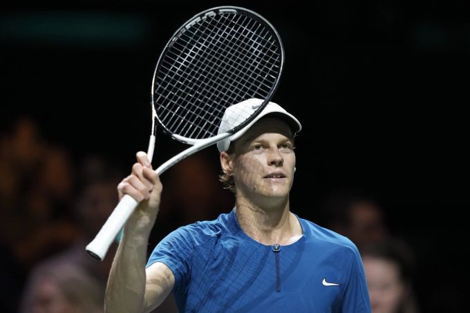 Italiens Jannik Sinner feiert seinen Sieg gegen Stan in Rotterdam (NLD). Netherlands Tennis ABN AMRO