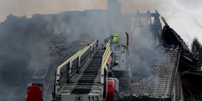 Die vom Brand zerstörte Villa in Yverdon VD. Yverdon les Bains