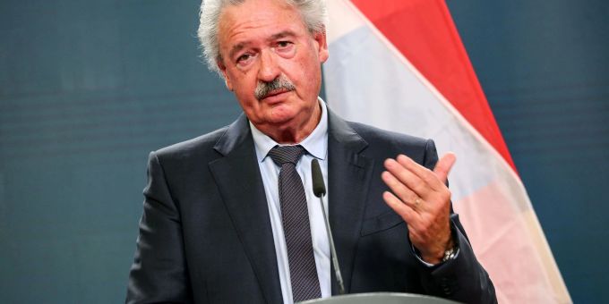 Der luxemburgische Aussenminister Jean Asselborn warnt China vor Konsequenzen bei Waffenlieferungen an Russland. Der luxemburgische Aussenminister Jean Asselborn warnt China vor Konsequenzen bei Waffenlieferungen an Russland.