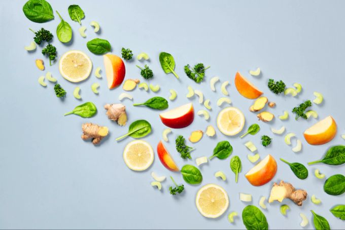 Wer vegan isst, nimmt meistens viel gesundes Gemüse und Früchte zu sich. Vegan Gemüse Früchte