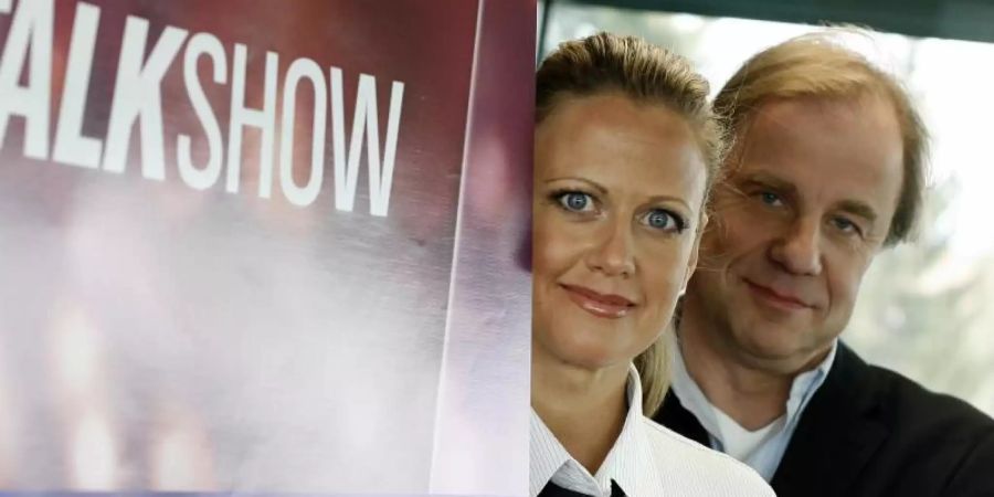 Barbara Schöneberger und Hubertus Meyer-Burckhardt sind seit 2008 ein Team. Foto: Jochen Lübke/dpa