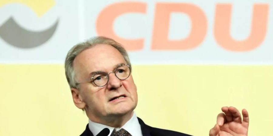 Der christdemokratische Ministerpräsident von Sachsen-Anhalt, Reiner Haseloff, spricht auf dem kleinen Parteitag der CDU Sachsen-Anhalt in Magdeburg. Foto: Peter Gercke/dpa-Zentralbild/dpa