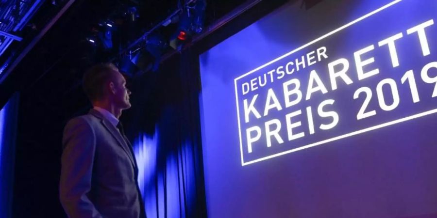 Max Uthoff bei der Verleihung des Deutschen Kabarettpreises. Foto: Berny Meyer/dpa