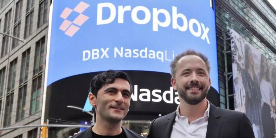 Arash Ferdowsi (l) und Drew Houston, Gründer des Online-Speicherdienstes Dropbox, wollen ihre Software zu einem Organisations-Tool für Unternehmen ausbauen. Foto: Richard Drew/AP