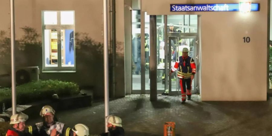 Einsatz am Gebäude der Staatsanwaltschaft Arnsberg