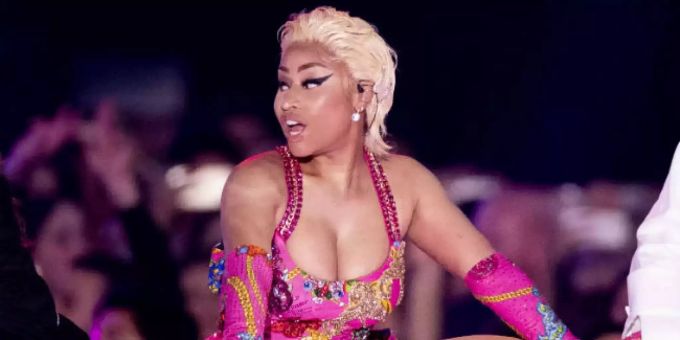 Nicki Minaj wurde von ihrer Fan-Gemeinde zur Veröffentlichung ihrer neuen Single angetrieben. Nicki Minaj