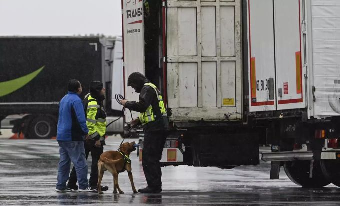 Calais, ist ein bedeutender französischer Fährhafen am Ärmelkanals. Calais Migranten