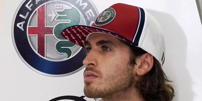 Fährt auch in der nächsten Saison für Alfa Romeo: Antonio Giovinazzi. (Archivbild) Antonio Giovinazzi