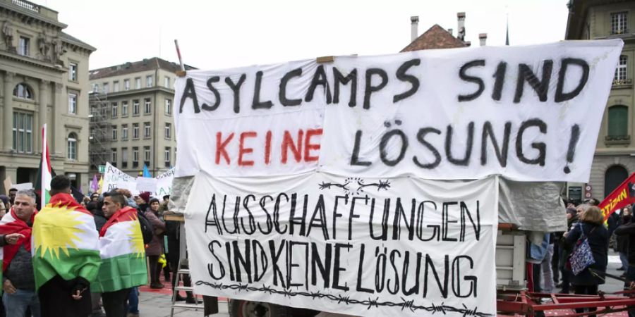 Nationale Demonstration «Asylcamps sind keine Lösung» am Samstag in Bern.