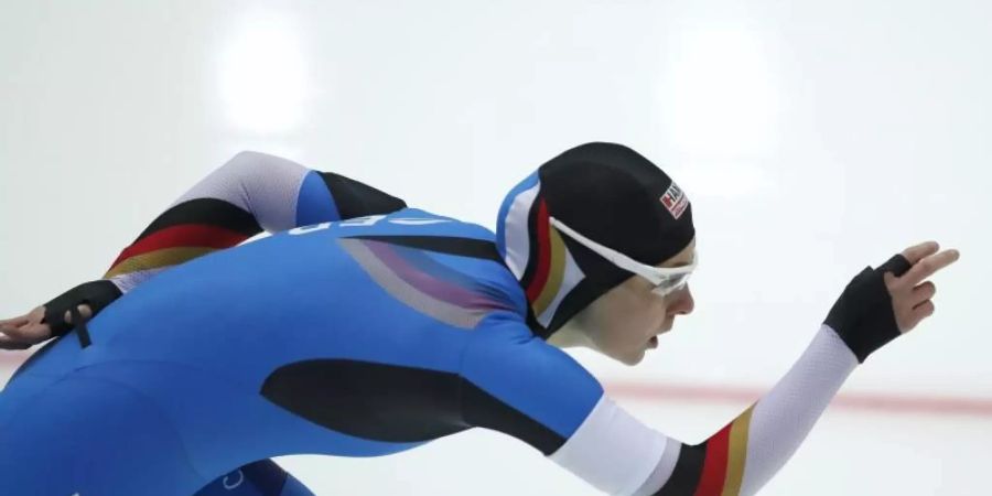 Michelle Uhrig hat nach ihrem Titel über 1000 Meter am Vortag auch die 1500 Meter bei den deutschen Meisterschaften gewonnen. Foto: Pavel Golovkin/AP/dpa/Archivbild
