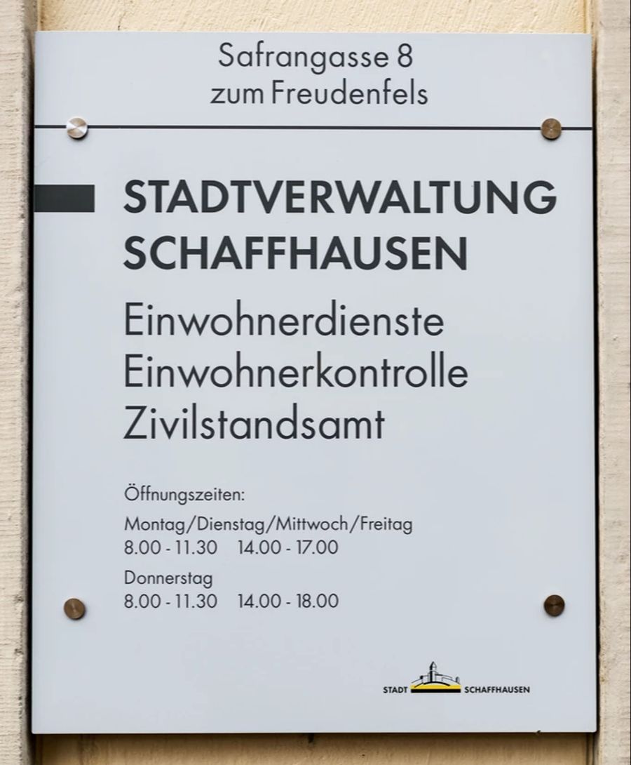 «Grundsätzlich wollen die Leute selber entscheiden, wie sie heissen.» Die Möglichkeit für Doppelnamen für Ehegatten erfülle einen «ganz grossen Wunsch» der Bevölkerung. (Symbolbild)