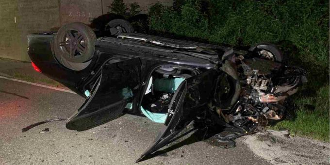 Oensingen SO: Auto überschlägt sich bei Selbstunfall. Oensingen SO