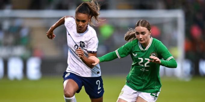 Irland testete vor der Fussball-WM noch gegen Kolumbien – doch das Spiel wird abgebrochen. Irland Fussball WM Härte