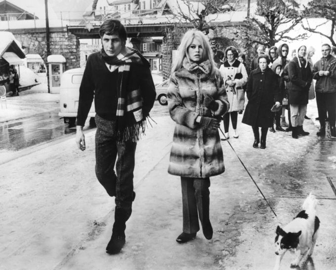 Brigitte Bardot mit ihrem damaligen Ehemann Günter Sachs bei einem Besuch in Gstaad im Januar 1967. Bardot