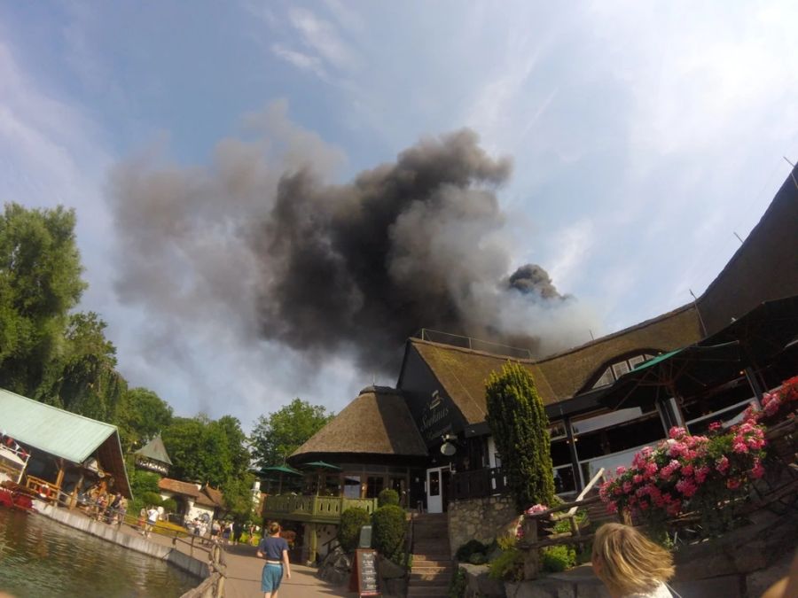 Am Montag ist im beliebten Europa-Park ein Feuer ausgebrochen.