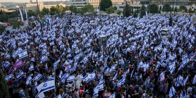 Trotz Protesten - Israels Parlament verabschiedet Teil der Justizreform