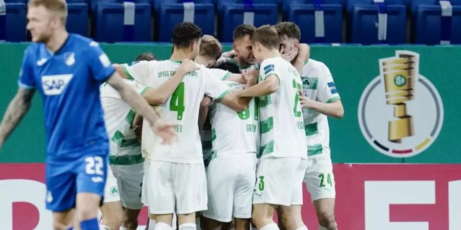 Greuther Fürth konnte sich im Elfmeterschiessen durchsetzen. Foto: Uwe Anspach/dpa