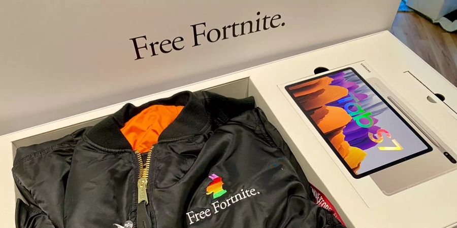 Fortnite Apple Samsung