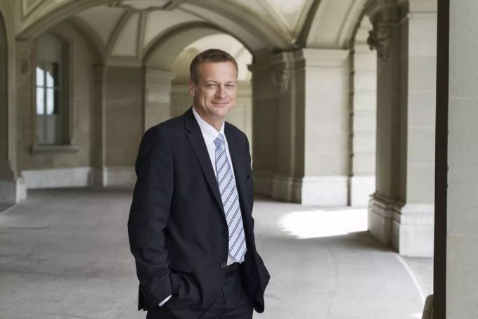 Nationalrat Martin Landolt (BDP) vor dem Bundeshaus in Bern. Nationalrat Martin Landolt (BDP).