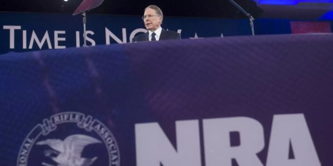 NRA-Chef Wayne LaPierre bei einer Veranstaltung 2016 NRA-Chef Wayne LaPierre bei einer Veranstaltung 2016