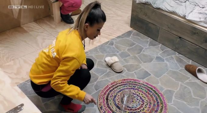 «Dschungelcamp»: Christina ist beim Flaschendrehen dran. Dschungelcamp