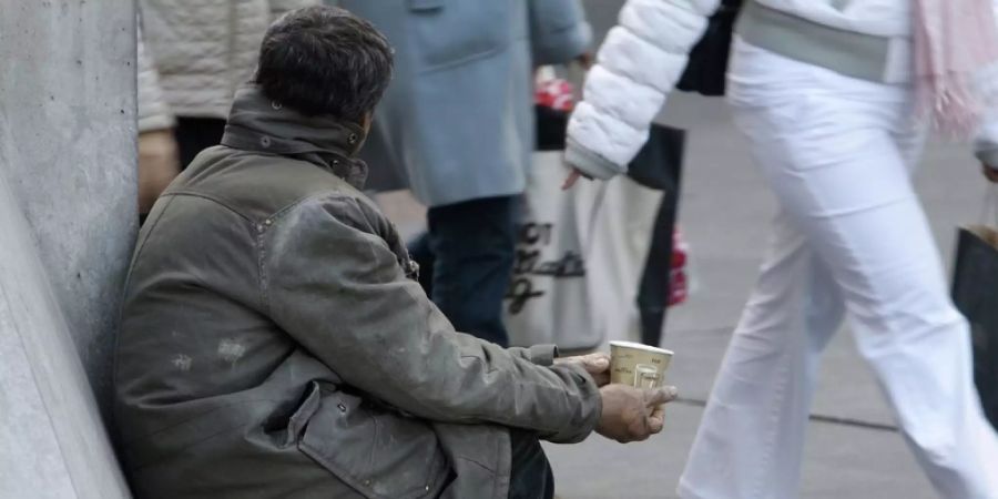 Bettler sollen in Genf vorerst nicht mehr bestraft werden. (Archivbild)