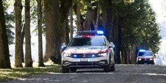 Frenkendorf BL - Personenwagen kollidiert mit Fussgängerin