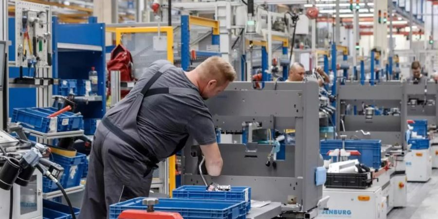 Die deutsche Industrie hat ihre Produktion auch im Oktober gesteigert. Foto: Markus Scholz/dpa