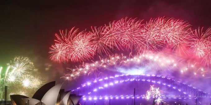 Das Feuerwerk in Sydney soll nur sieben Minuren dauern. Foto: Bai Xuefei/XinHua/dpa Das Feuerwerk in Sydney soll nur sieben Minuren dauern. Foto: Bai Xuefei/XinHua/dpa