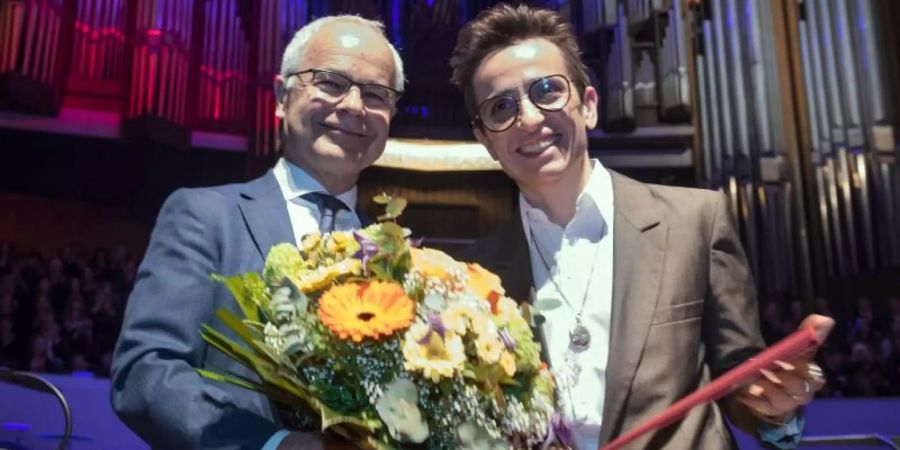 Masha Gessen und Heinrich Riethmüller, Vorsteher des Börsenvereins des Deutschen Buchhandels. Foto: Hendrik Schmidt