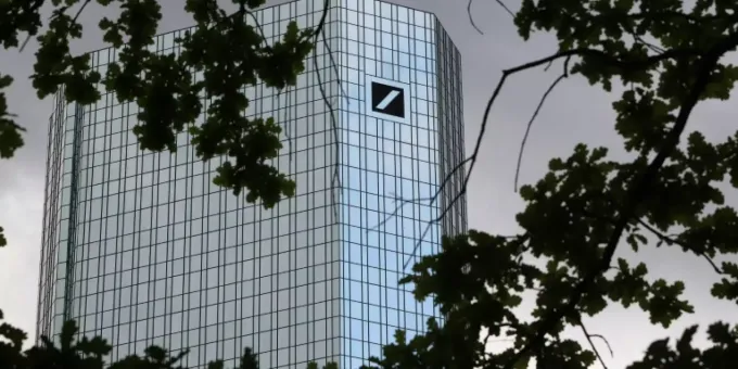 Deutsche Bank Mitarbeiter Wollten Transaktionen Von Trump Melden