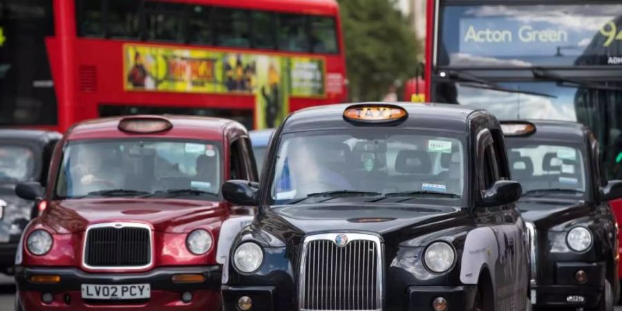 Die neue Umweltmaut für die Londoner Innenstadt gilt für alle Autos, die nicht den von der Behörde definierten Standards entsprechen: Foto: Monika Skolimowska