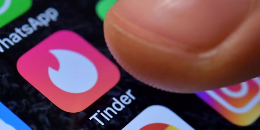 Auf Plattformen wie Tinder gehen Fälle von sexueller Erpressung durch die Decke.