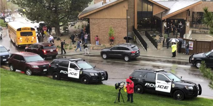 Die Schiesserei an der Highlands Ranch Schule erinnert an das Columbine-Massaker. US Schule Schiesserei