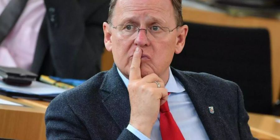 Ministerpräsident Bodo Ramelow ist mit der deutschen Nationalhymne nicht wirklich glücklich. Foto: Martin Schutt