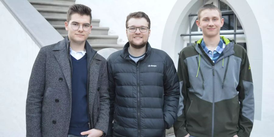 Der Vorstand der neu gegründeten JSVP Obwalden. (Von Links nach Rechts) Raphael Herzog - Vizepräsident, Severin Wallimann - Präsident und Nils Abächerli - Vizepräsident.